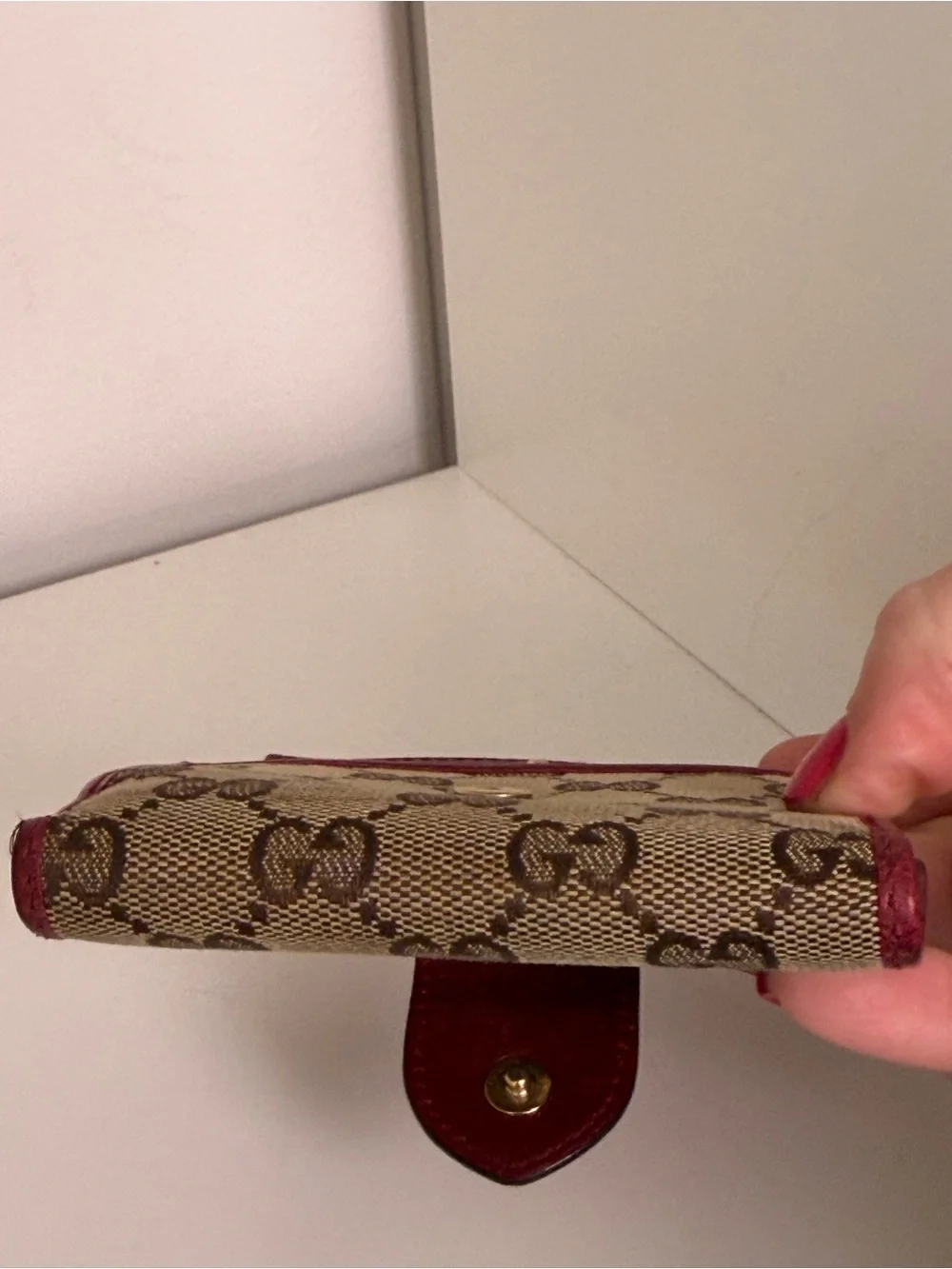 Vintage Gucci Brown GG Canvas Wallet with Burgundy Trim and Gold Heart - Picture 9 of 13